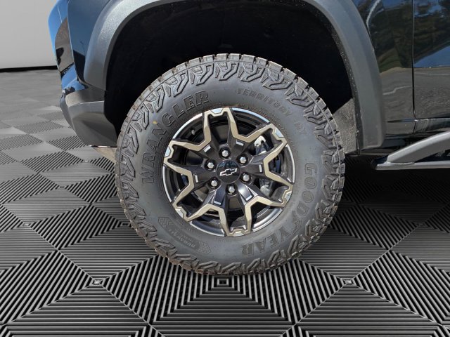 New 2026 Chevrolet Colorado ZR2 w/ Technology Package AWD/4WD image 9