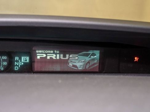Used 2013 Toyota Prius Four image 11