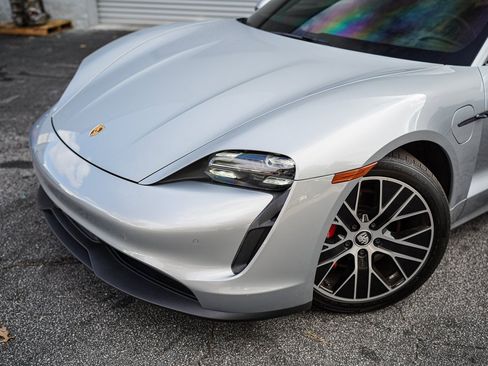 Used 2021 Porsche Taycan 4S w/ Premium Package image 2