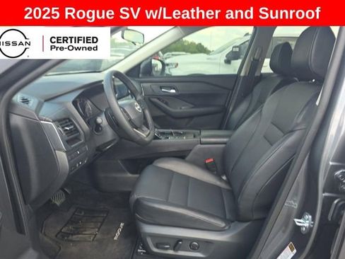 Used 2025 Nissan Rogue SV w/ SV Premium Package FWD image 9