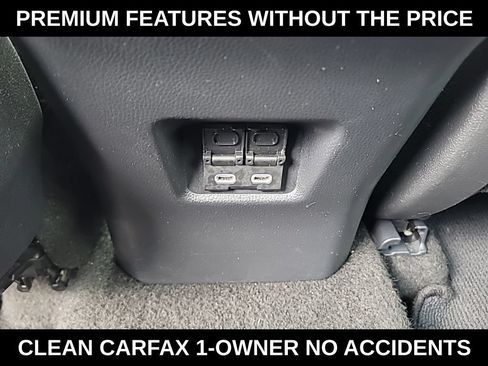 Used 2025 Toyota RAV4 XLE FWD image 12