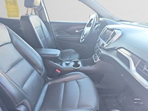 Used 2024 GMC Terrain SLT image 15