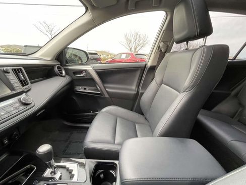 Used 2017 Toyota RAV4 Limited image 29