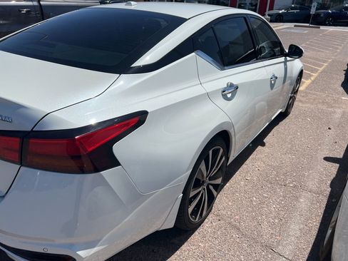 Used 2020 Nissan Altima 2.5 Platinum image 12