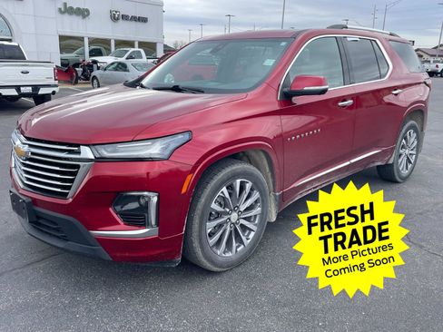 Used 2023 Chevrolet Traverse Premier image 1