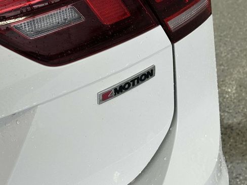 Certified 2021 Volkswagen Tiguan SE R-Line image 12