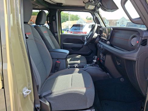 Used 2026 Jeep Wrangler Unlimited Rubicon AWD/4WD image 13