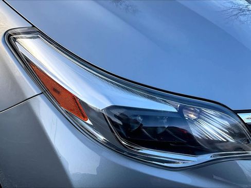 Used 2016 Toyota Avalon XLE Premium image 25