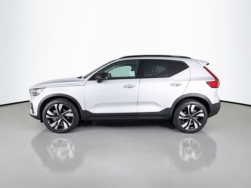 Certified 2023 Volvo XC40 B5 Ultimate w/ Protection Package Premier AWD/4WD image 4