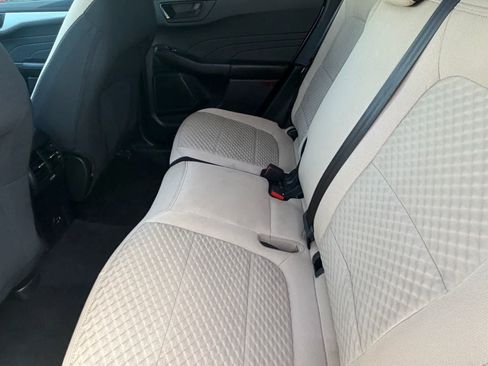 Used 2022 Ford Escape SE image 14