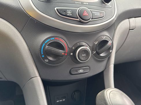 Used 2013 Hyundai Accent GLS image 31