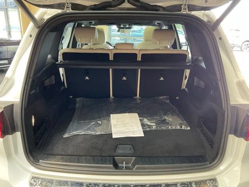 Used 2023 Mercedes-Benz GLB 250 4MATIC w/ Premium Package image 23