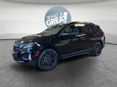 Used 2022 Chevrolet Equinox RS w/ Infotainment Package image 8