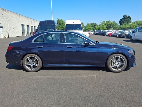 Certified 2017 Mercedes-Benz E 300 4MATIC image 7