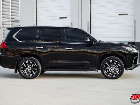 Used 2021 Lexus LX 570 4WD w/ Luxury Package image 10