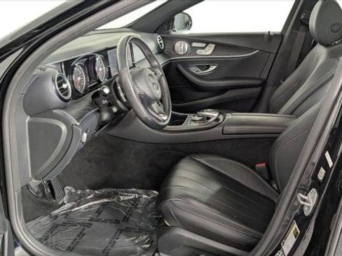 Used 2018 Mercedes-Benz E 400 4MATIC Sedan image 13