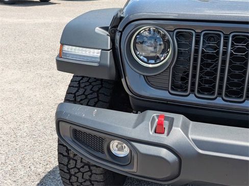 New 2025 Jeep Gladiator Rubicon w/ Convenience Group image 10