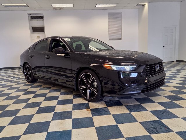 Used 2025 Honda Accord Sport image 1