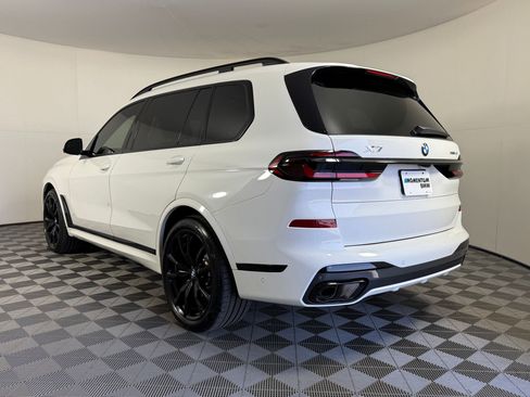 Used 2026 BMW X7 xDrive40i w/ M Sport Package image 3