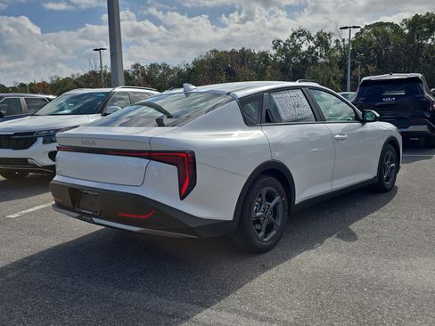 New 2026 Kia K4 FWD image 8