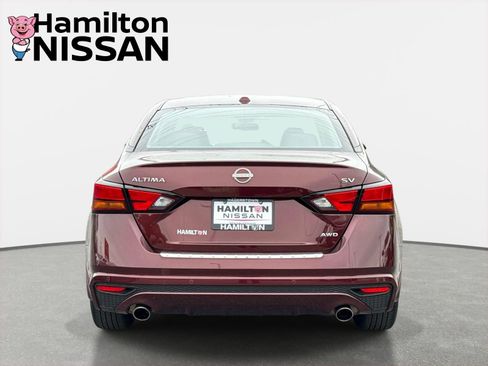 Used 2023 Nissan Altima 2.5 SV w/ SV Premium Package AWD/4WD image 3