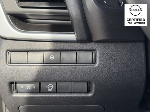 Certified 2023 Nissan Rogue SV image 29