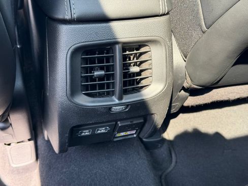 Used 2021 Jeep Cherokee Limited AWD/4WD image 26