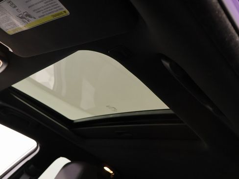 Used 2023 Dodge Charger R/T w/ Navigation & Travel Group image 16