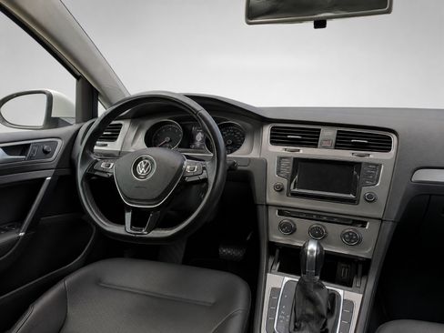 Used 2015 Volkswagen Golf S FWD image 21