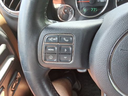Used 2013 Jeep Wrangler Unlimited Rubicon w/ Connectivity Group AWD/4WD image 29