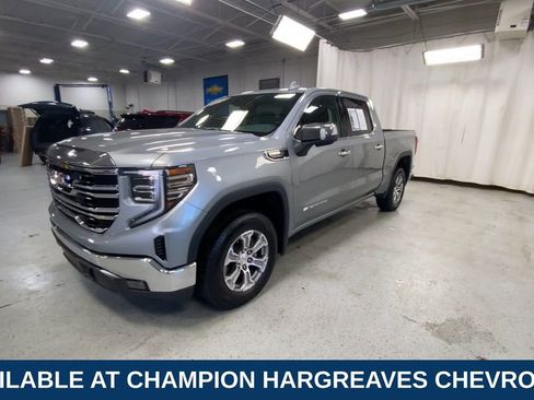 Certified 2025 GMC Sierra 1500 SLT image 5