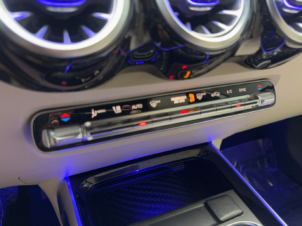 Used 2025 Mercedes-Benz GLB 250 w/ Exclusive Package image 65