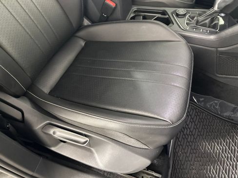 Used 2022 Volkswagen Tiguan SE w/ Panoramic Sunroof Package AWD/4WD image 31