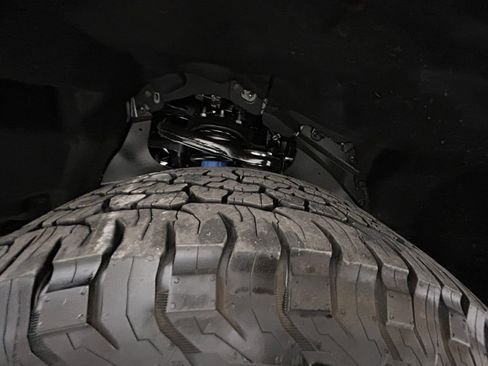 Used 2025 Toyota Tacoma TRD Off-Road image 22