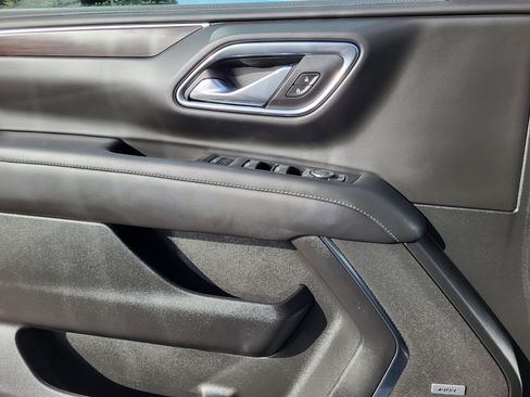 Used 2024 Chevrolet Tahoe Z71 w/ Z71 Off-Road Package image 6