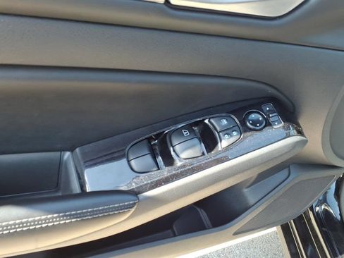 Certified 2023 Nissan Altima 2.5 SV FWD image 17