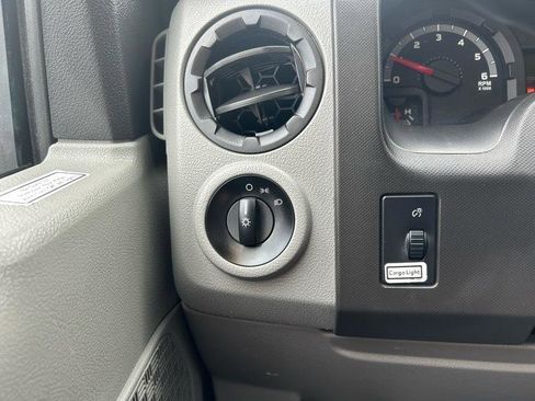 Used 2019 Ford E-350 and Econoline 350 Super Duty image 16