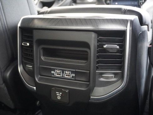 Used 2025 RAM 1500 Big Horn AWD/4WD image 39