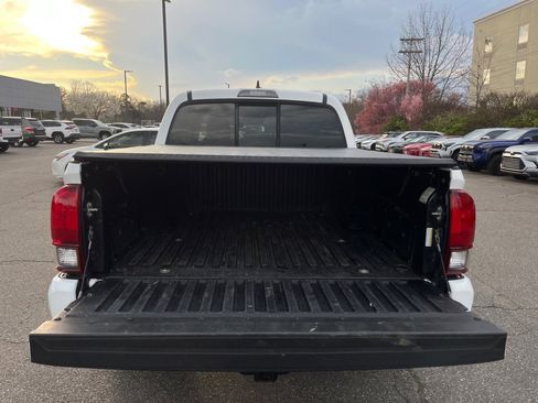 Certified 2019 Toyota Tacoma SR w/ SR Convenience Package image 16