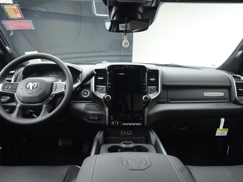 New 2026 RAM 2500 Laramie AWD/4WD image 39