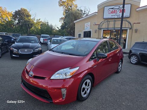 Used 2014 Toyota Prius image 1