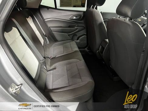 Used 2025 Chevrolet Trax LS w/ LS Convenience Package image 20