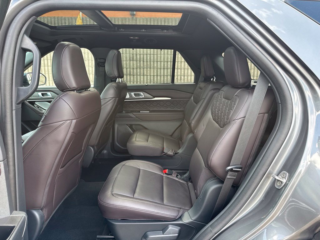 Used 2025 Ford Explorer Platinum w/ Ultimate Package AWD/4WD image 28