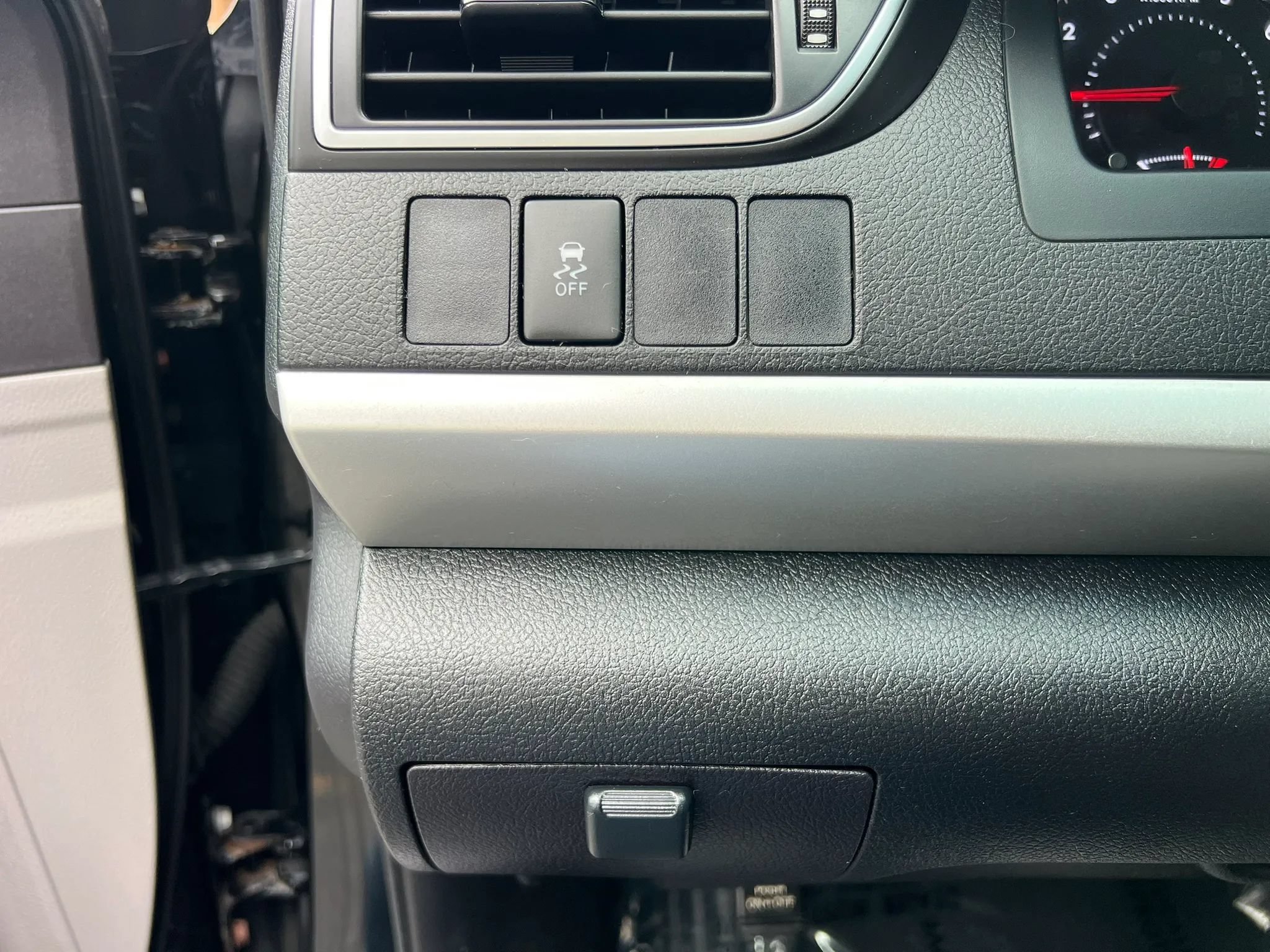 Used 2015 Toyota Camry SE FWD image 32