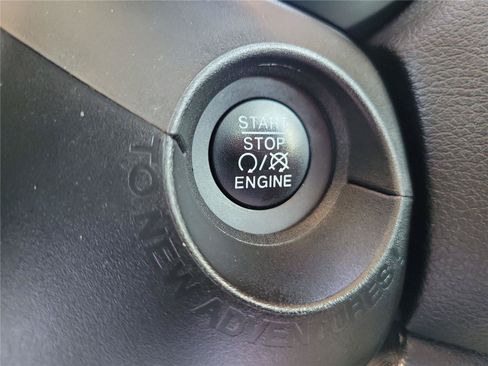 Used 2022 Jeep Renegade Latitude w/ Convenience Group AWD/4WD image 28