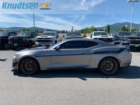 Used 2021 Chevrolet Camaro ZL1 RWD image 4