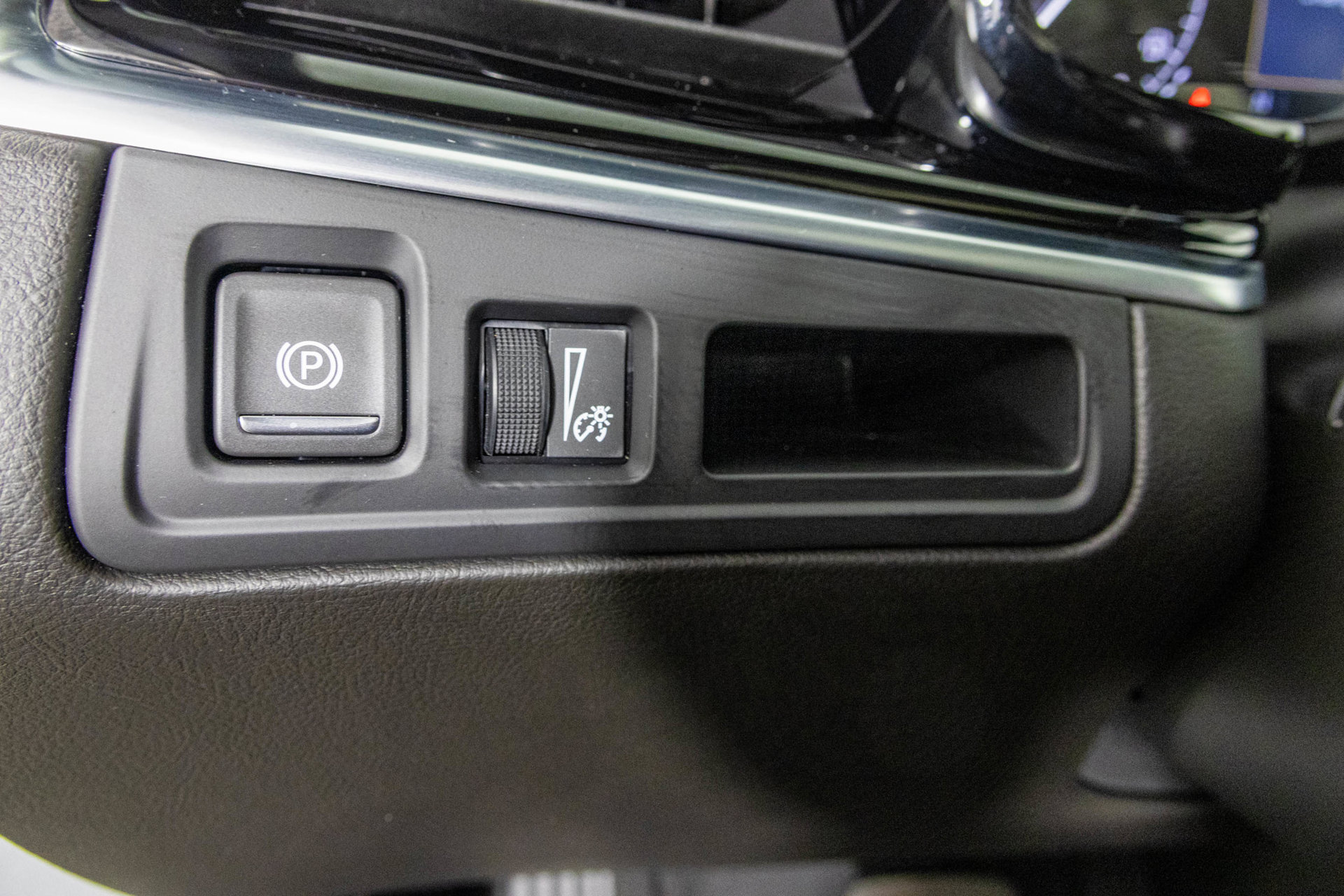 Used 2025 Cadillac XT6 Premium Luxury AWD/4WD image 37