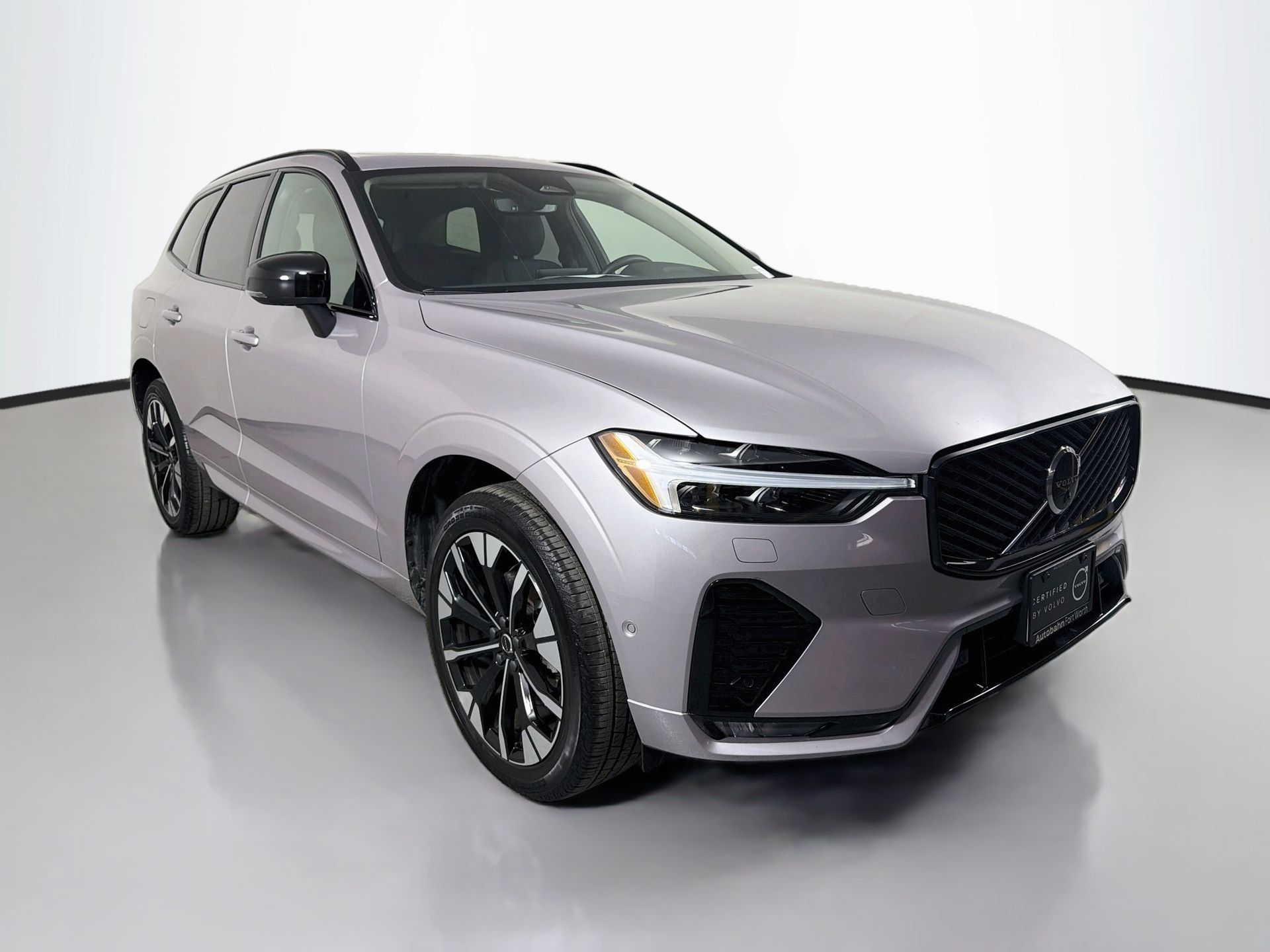 Used 2026 Volvo XC60 B5 Plus AWD/4WD image 3