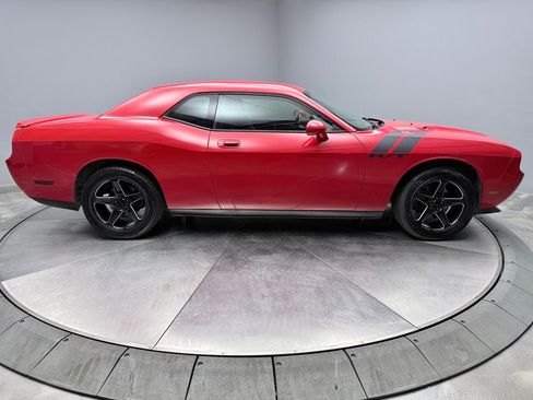 Used 2009 Dodge Challenger R/T RWD image 4