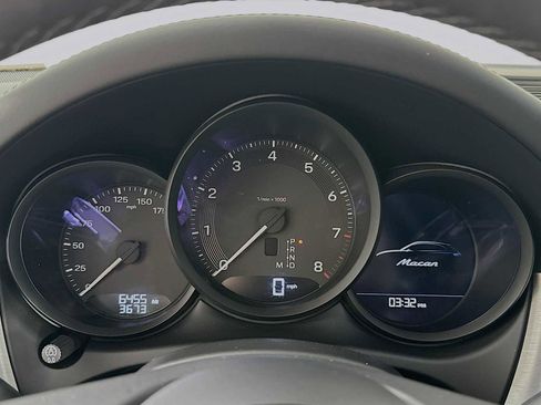 Certified 2026 Porsche Macan image 15